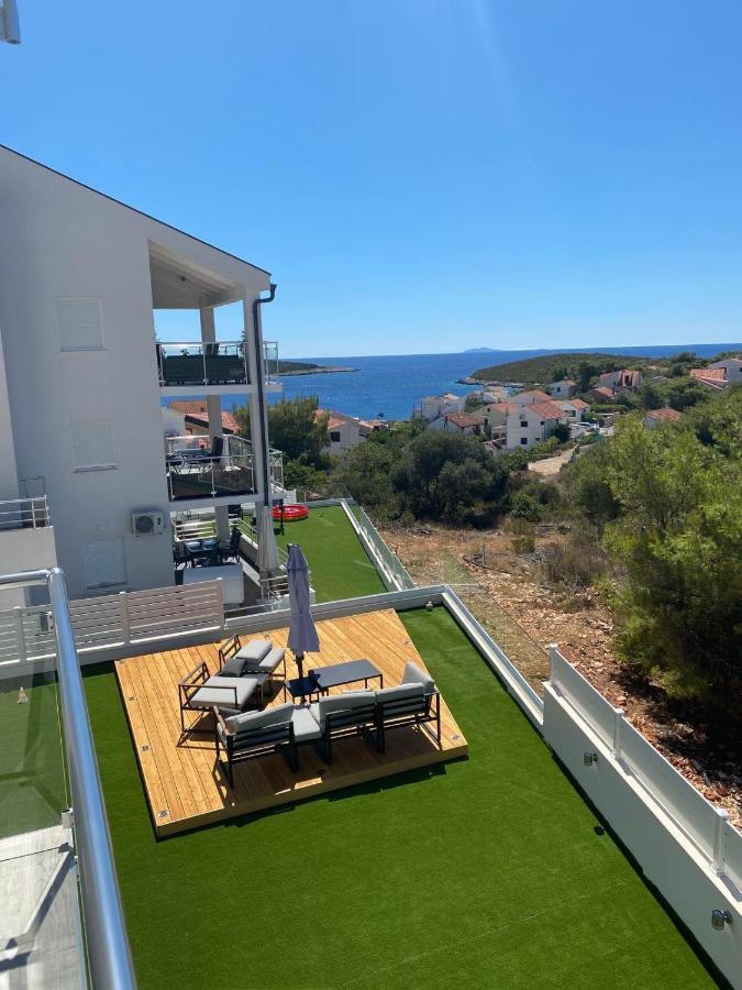 Ellavis * Vis