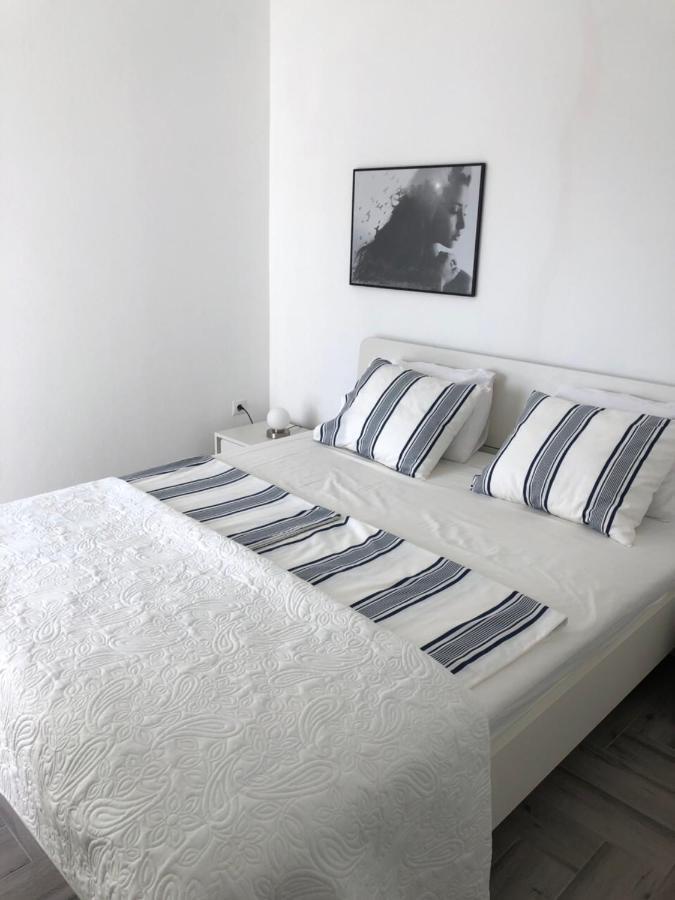 Ellavis Apartment